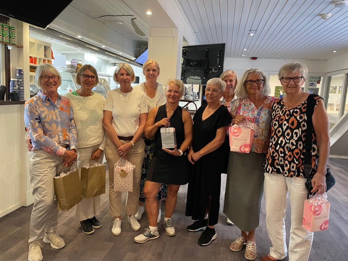 Lena Cissig med produkter från Mary Kay sponsrade partävlingen 29 augusti