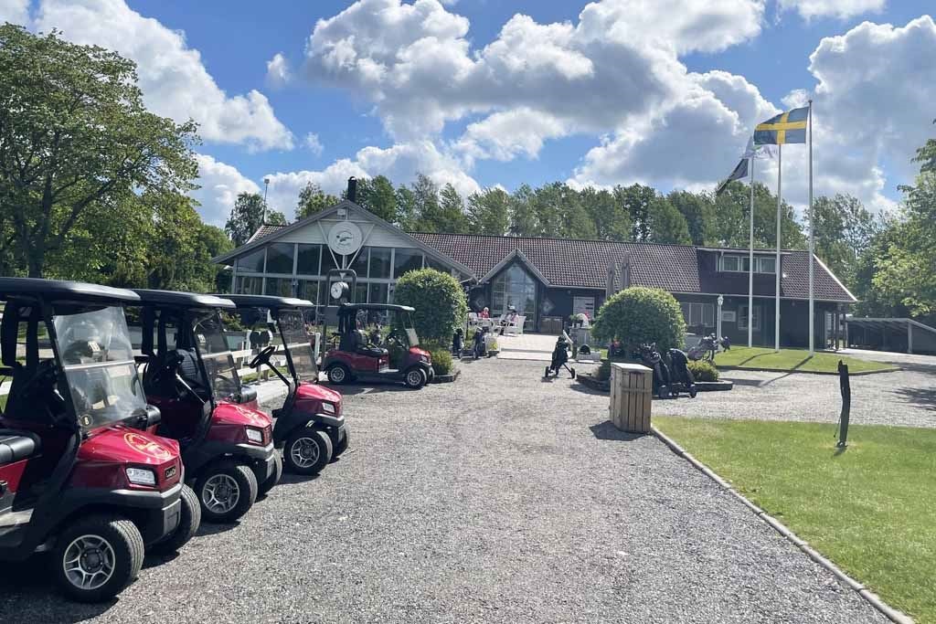Dag två, Lundsbrunn GK:s klubbhus